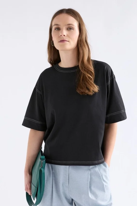 Famke T-shirt svart Famke T-shirt svart