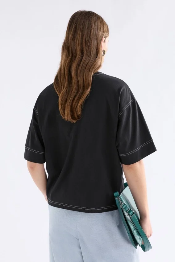 Famke T-shirt svart Famke T-shirt svart