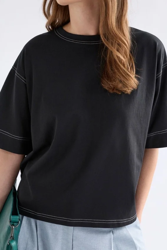 Famke T-shirt svart Famke T-shirt svart