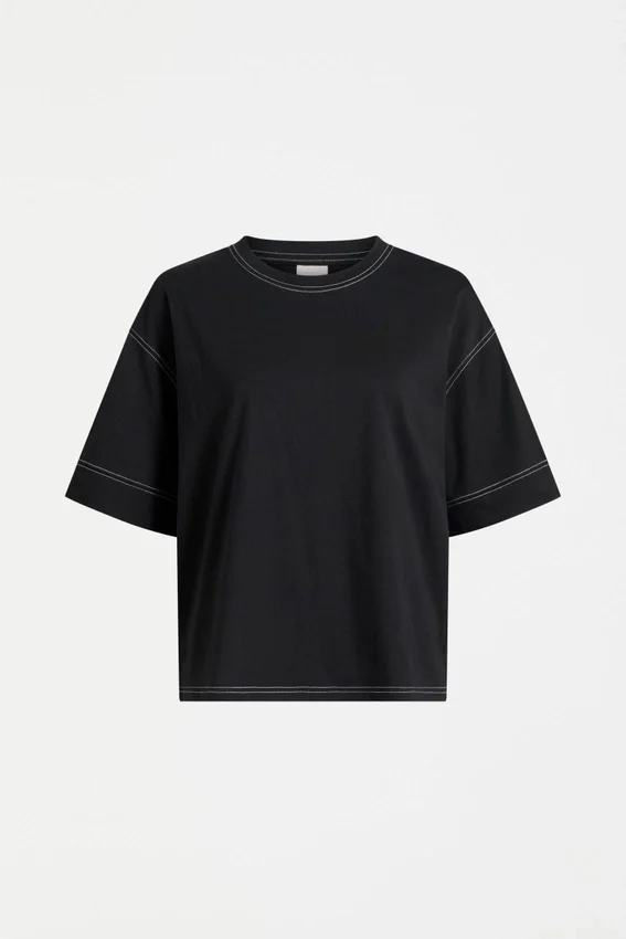 Famke T-shirt svart Famke T-shirt svart