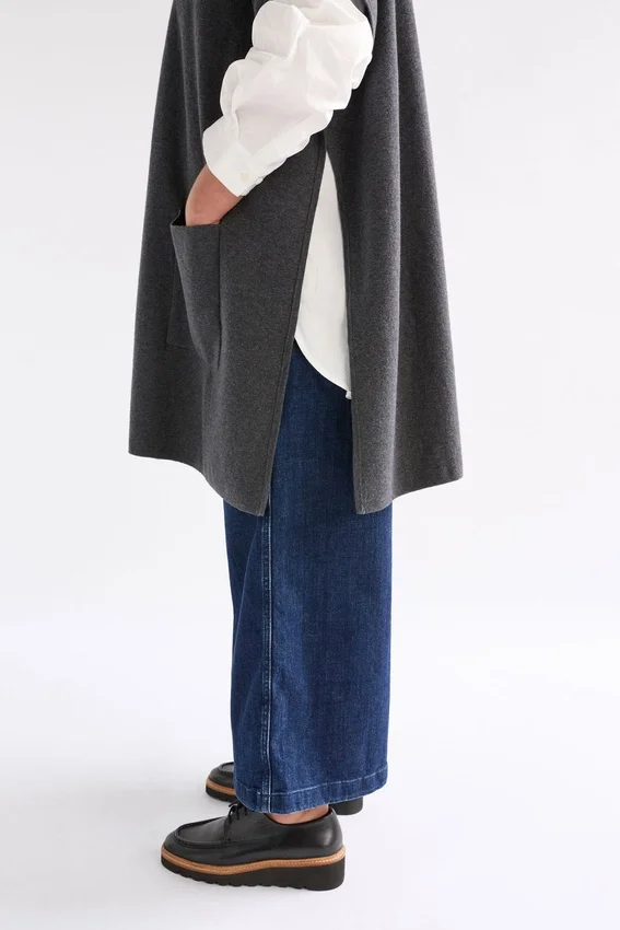 Neuwt poncho med huva Neuwt poncho med huva