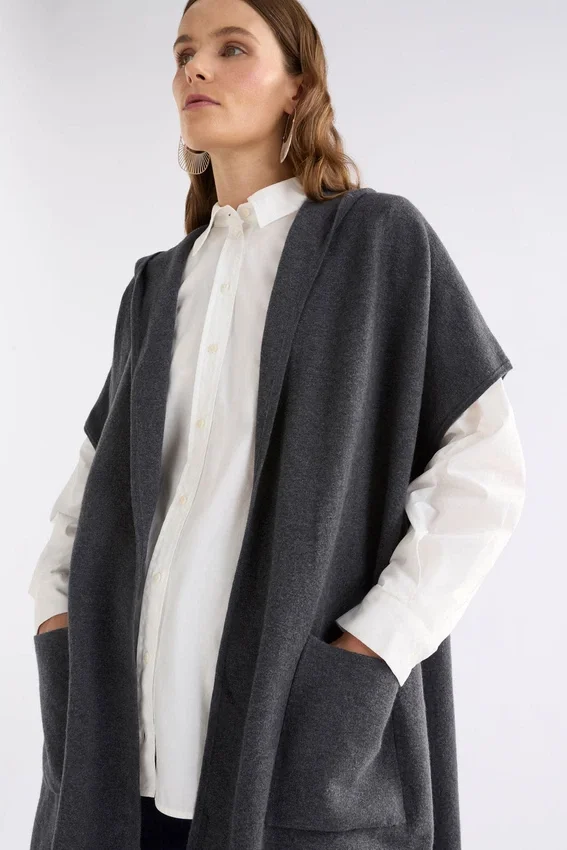Neuwt poncho med huva Neuwt poncho med huva