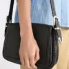 Spenne crossbody-väska Spenne crossbody-väska